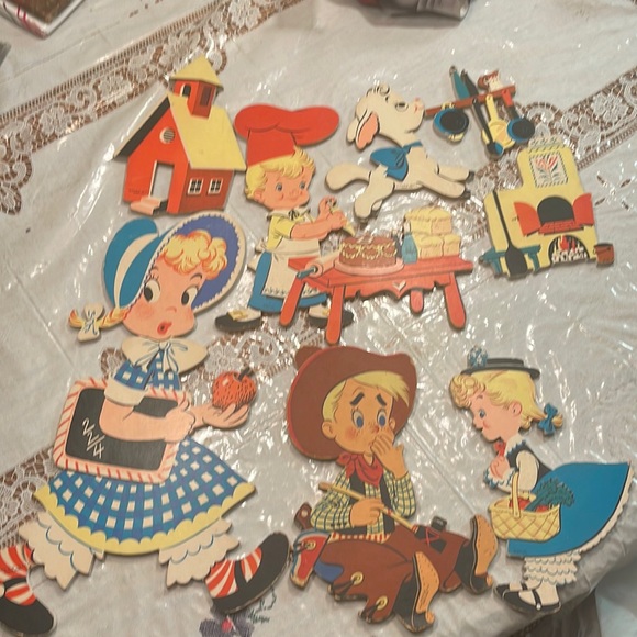 1950 wall hanging nursery rhymes-1 is broken